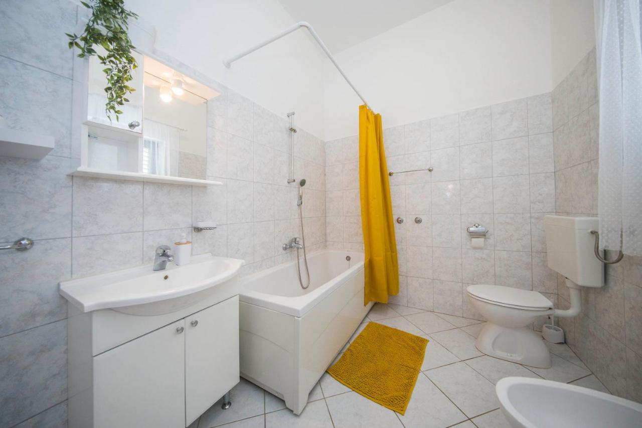 3 Bedroom Apartment Antonio Kaštela Zewnętrze zdjęcie